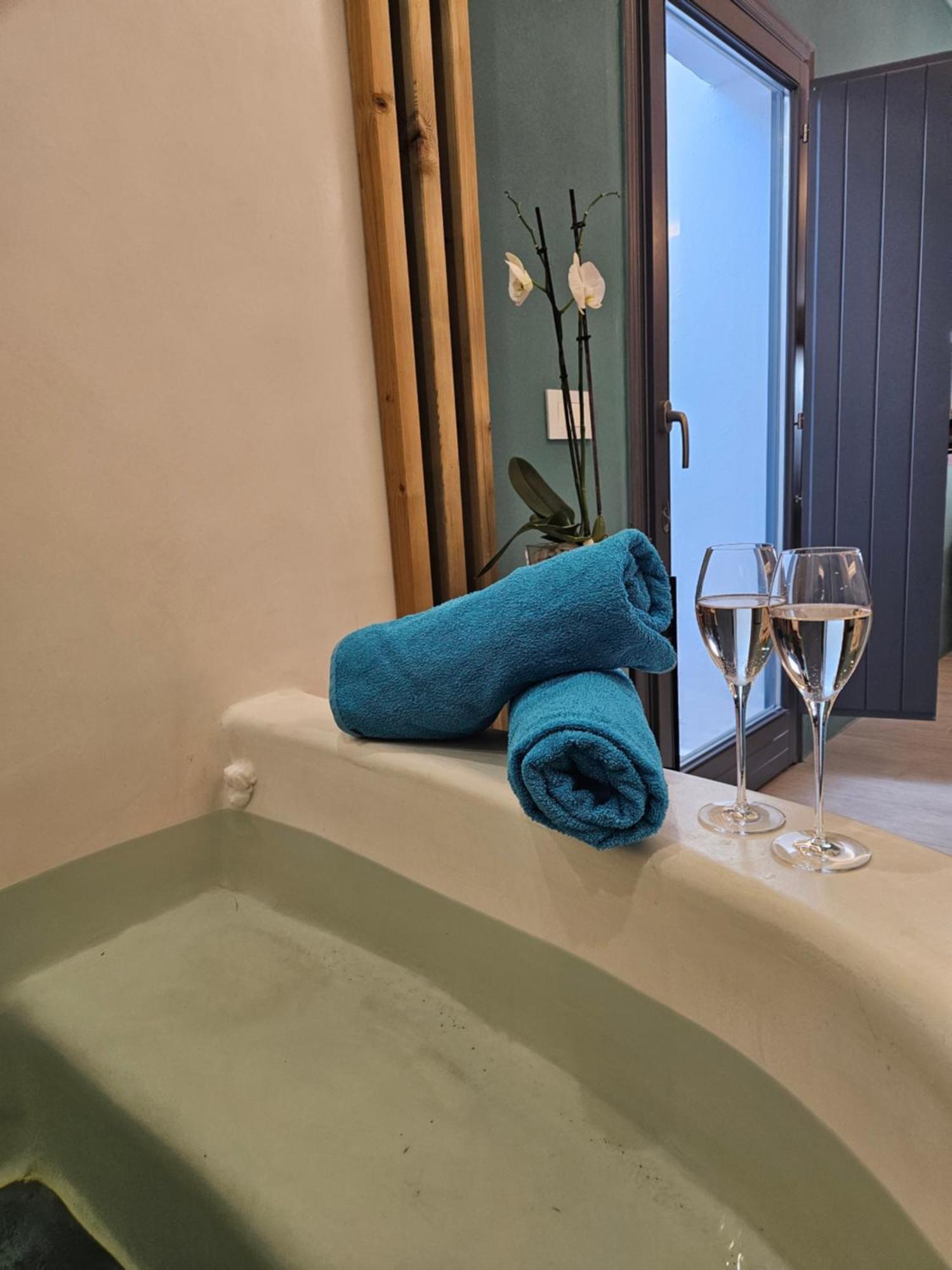 Saint Sin Suites - Adults Only Imerovigli  Eksteriør billede