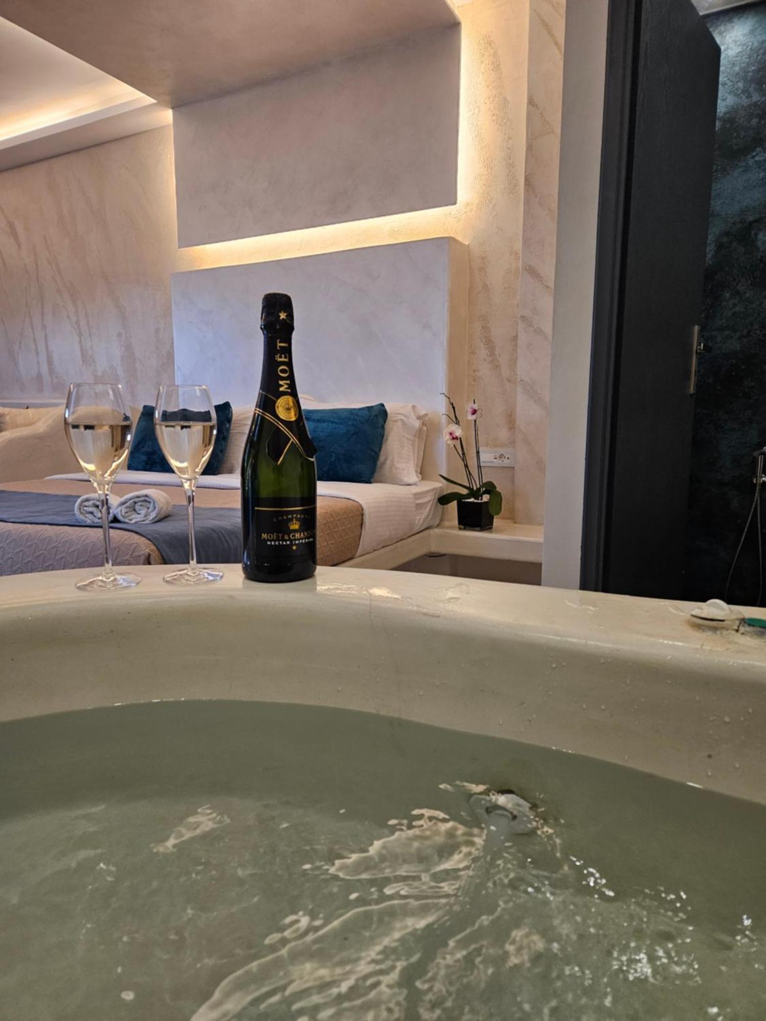 Saint Sin Suites - Adults Only Imerovigli  Eksteriør billede